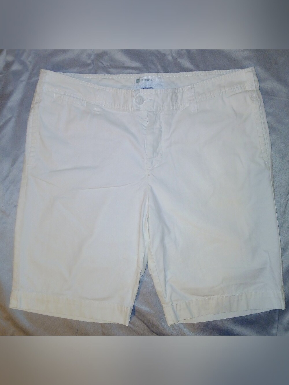 GAP White Women’s Bermuda Shorts